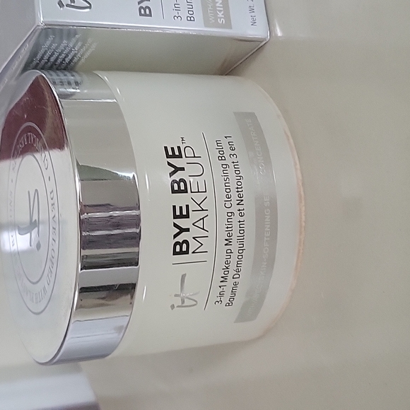IT Cosmetics Bye Bye Makeup 3-in-1 Makeup Melting Cleansing Balm NEW - Picture 2 of 5